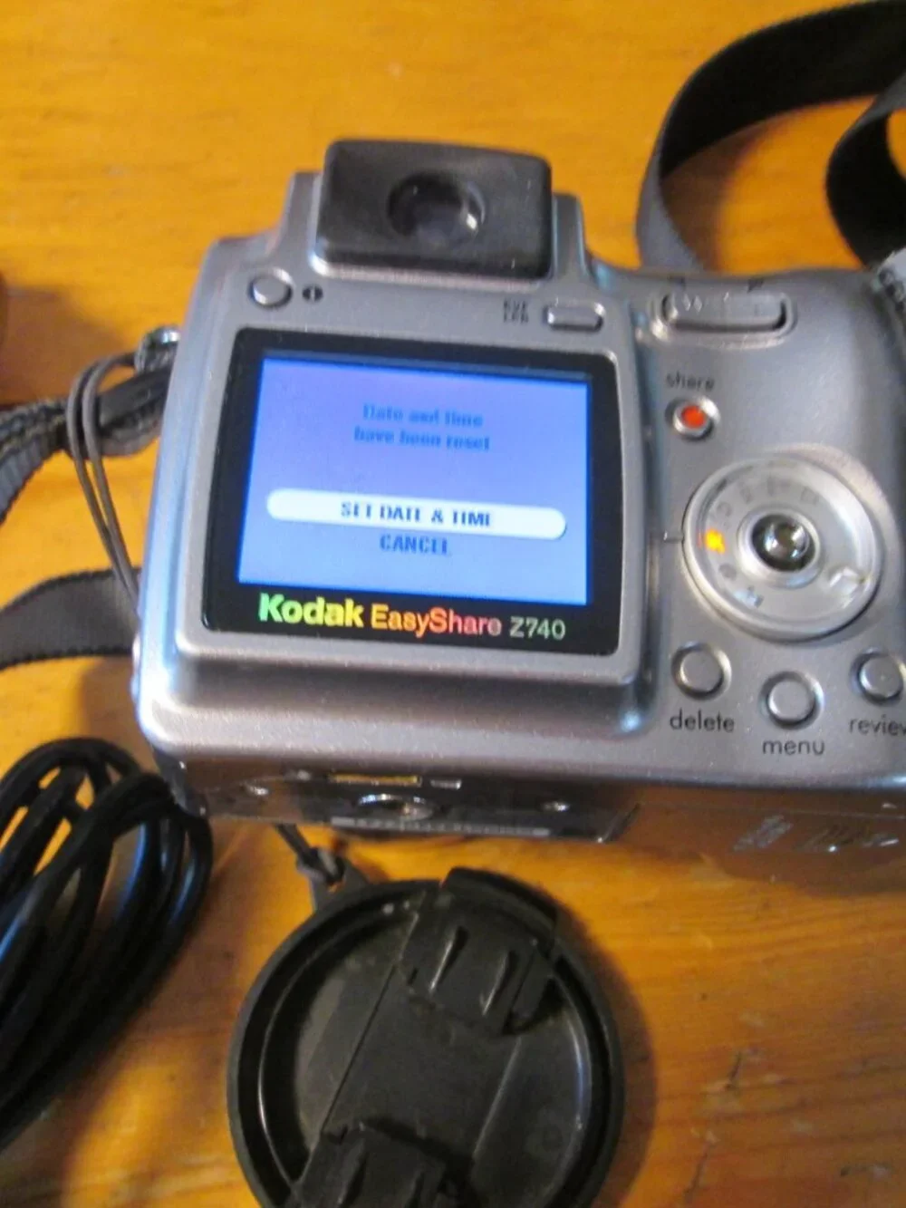 Kodak 10 X zoom easyshare Z740 5 MP case cables lense cover strap